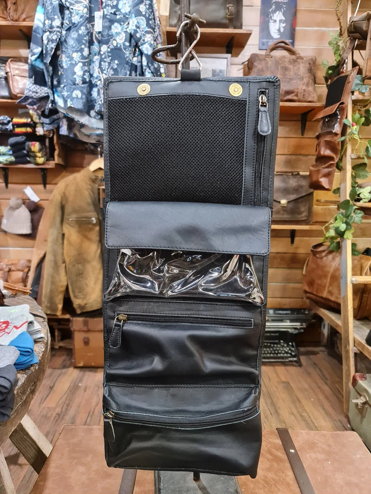 Rockliff - Fold-out Toiletry Bag