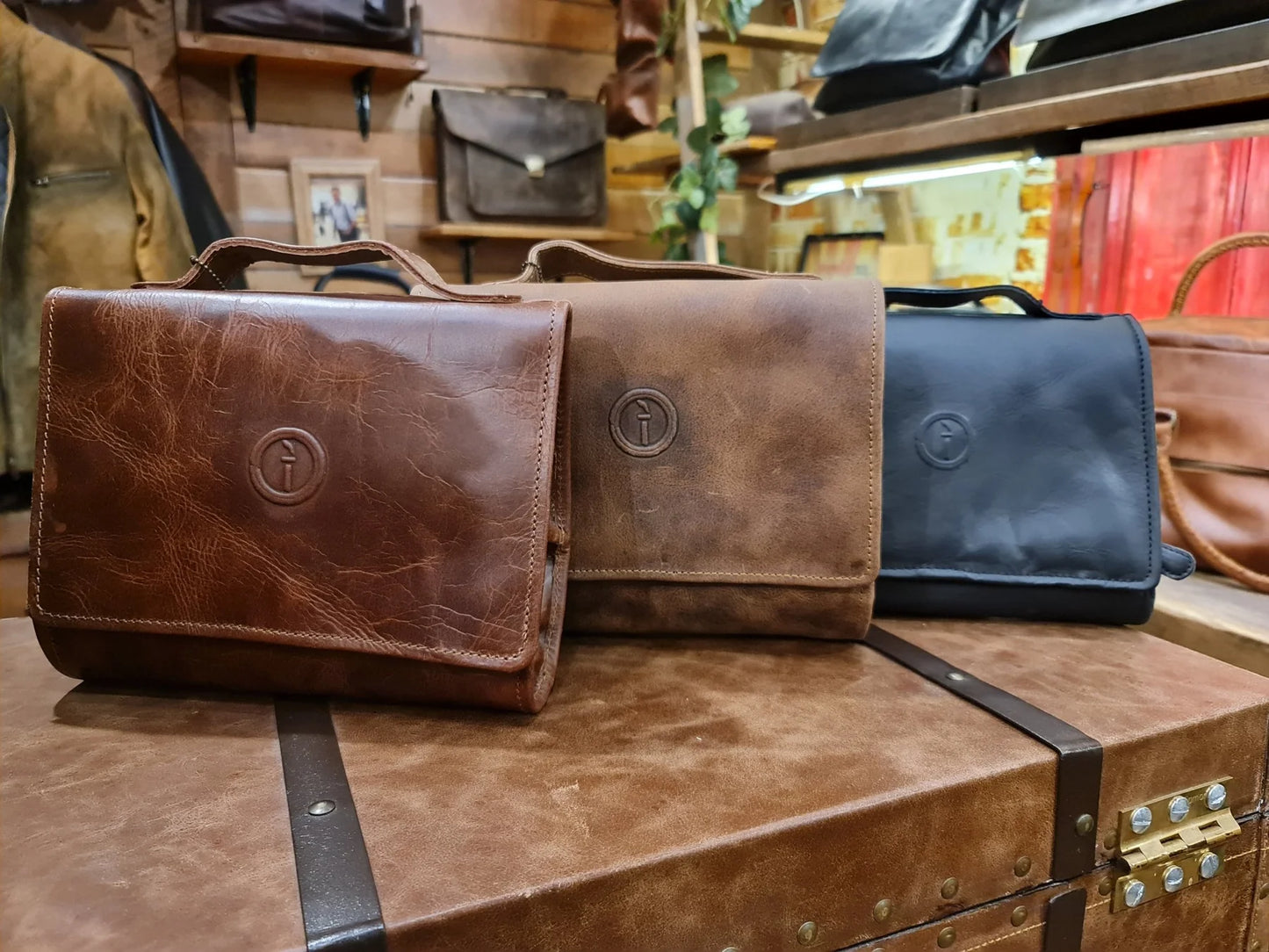 Rockliff - Fold-out Toiletry Bag